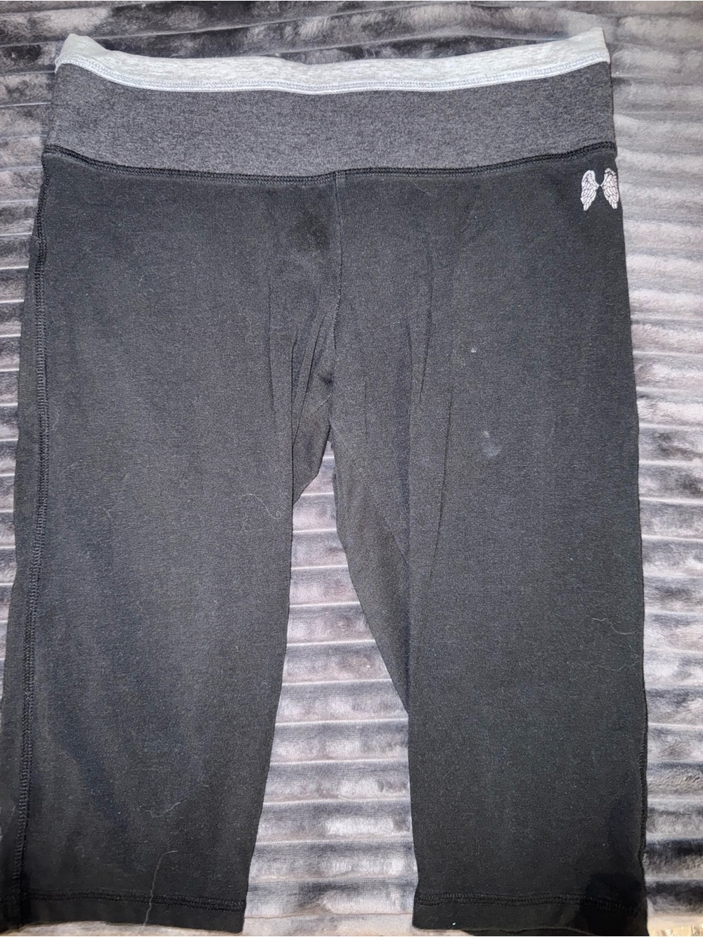 Victoria Secret Active Capri Leggings